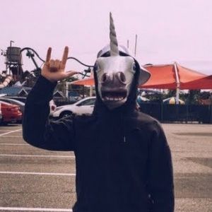 Meet your Posher, Christian